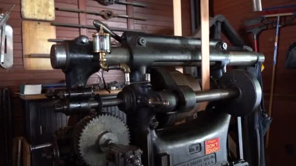 2022年8月17日 宾夕法尼亚金策尔 一家老旧的机器工厂 其机器位于鲁尔和易碎铁匠重逢区 — 图库视频影像