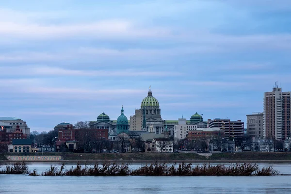 Harrisburg Şehrinin Güzelliği Dusk Taki Skyline Susquehanna Nehri Nden Şehrin — Stok fotoğraf