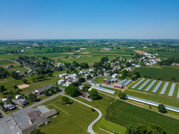 Una Vista Aérea Farmersville Pennsylvania Rodeado Campos Verdes Verano — Foto de Stock