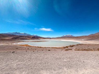 Latin Amerika 'da Bolivya' da Salar de Uyuni yakınlarında yüksek irtifa gölü.