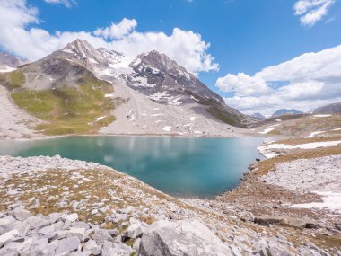 Fransa Alpleri 'ndeki Vanoise Ulusal Parkı' nda Pointe de la Rechasse 'a yürüyüş. Yüksek kalite fotoğraf