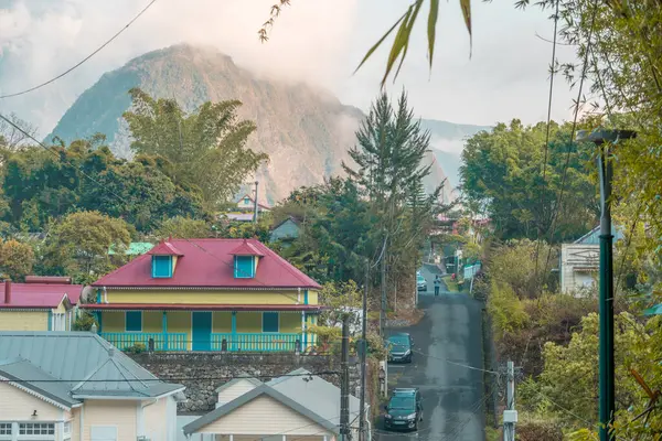 Hell-Bourg, Reunion, Fransa, Afrika 'daki renkli evler. Yüksek kalite fotoğraf