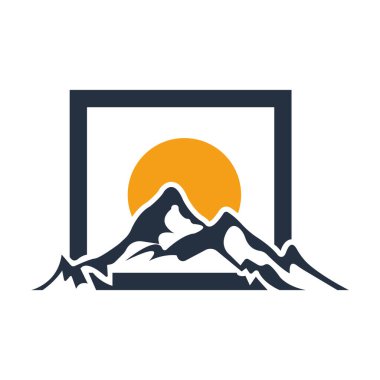 Arkaplandaki Dağ Vektörü Logo Şablonu 'nda yükselen parlak bir güneş tarafından aydınlatılan karla kaplı dağların basitleştirilmiş tasarımı.