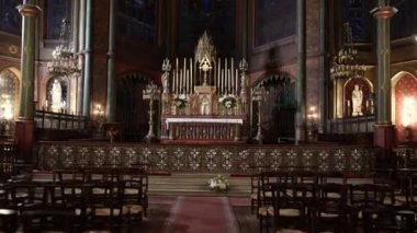 Paris, Fransa. Eglise Saint-Eugene - Sainte-Cecile içeride insanlar olmadan. Yüksek kalite 4k görüntü