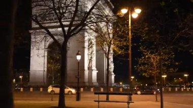 Paris, Fransa. Akşamki Zafer Takı manzarası. Yüksek kalite 4k görüntü