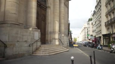 Paris, Fransa Louvre Oratory Kilisesi 'nin dış görünüşü. Yüksek kalite 4k görüntü