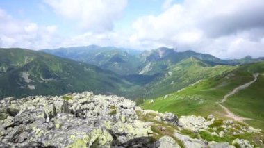 Yukarıdan panoramik manzara, Polonya, Zakopane. Kasprowy Wierch. Yüksek kaliteli FullHD görüntüler