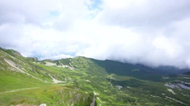 Yukarıdan panoramik manzara, Polonya, Zakopane. Kasprowy Wierch. Yüksek kaliteli FullHD görüntüler