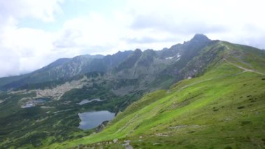 Göl manzaralı, Polonya, Zakopane. Kasperowy Verkh. Yüksek kaliteli FullHD görüntüler