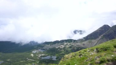 Yukarıdan panoramik manzara, Polonya, Zakopane. Kasprowy Wierch. Yüksek kaliteli FullHD görüntüler