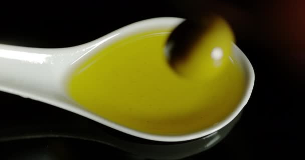 Green Olive Olea Europaea Falling Spoon Ellen Fekete Háttér Lassú — Stock videók
