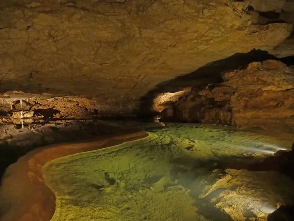 Padirac Cave Deze Kalksteengrot Gelegen Nabij Gramat Lot Regio Van — Stockfoto