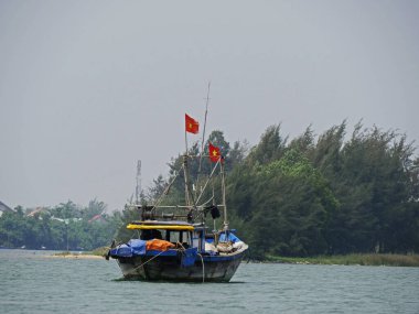 Vietnam, Quang Nam Eyaleti, Hoi An Şehri, Eski Şehir Unesco tarafından Dünya Mirası sahasında listelendi, Thu Bon Nehri 'nde tekne