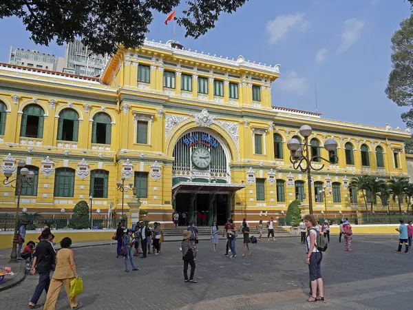 stock image Vietnam, Ho Chi Minh Province, Ho Chi Minh City, Saigon. The main hall of the Central Post Office in Saigon. This fine colonial building was designed by Gustave Eiffel and built between 1886 and 1891.