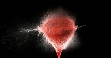 Kırmızı Balon Doldurulmuş Kırılma Suyu