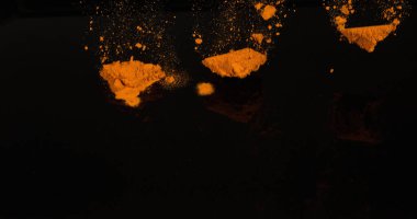 Turmerik, sokağa çıkma yasağı, Kara Arkaplan 'a düşen toz, Hint Baharatı