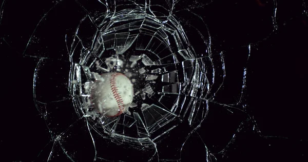 Bollen Baseball Bryta Glaset Mot Svart Bakgrund — Stockfoto