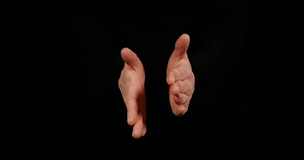 Ręce Kobiety Klaskającej Czarnym Tle — Zdjęcie stockowe