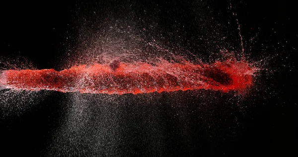 Disparo Rompiendo Globo Rojo Lleno Agua —  Fotos de Stock