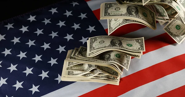 Billetes Dólar Estadounidense Ondeando Sobre Bandera Estadounidense — Foto de Stock