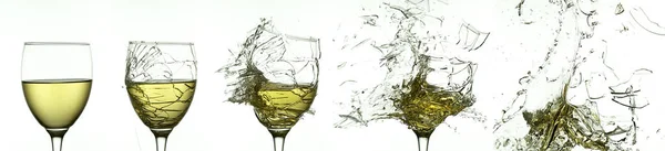 Ποτήρι Λευκό Κρασί Σπάσιμο Και Πιτσίλισμα Κατά Λευκό Φόντο — Φωτογραφία Αρχείου