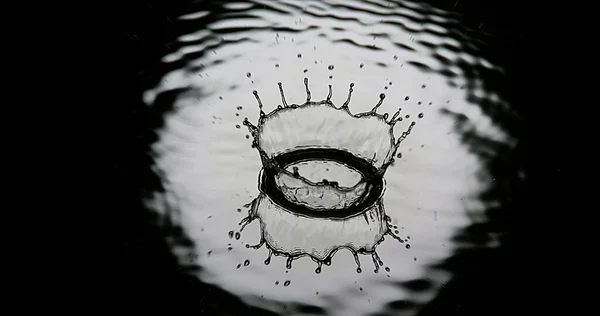 Капля Воды Падает Воду Полная Луна — стоковое фото
