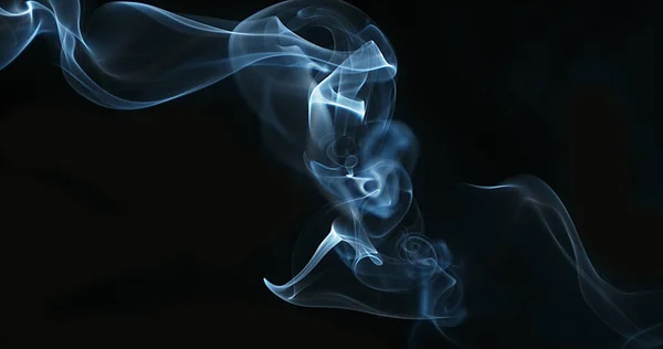 Fumée Cigarette Élevant Sur Fond Noir — Photo