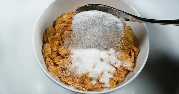 Açúcar Derramado Uma Tigela Cereais — Fotografia de Stock