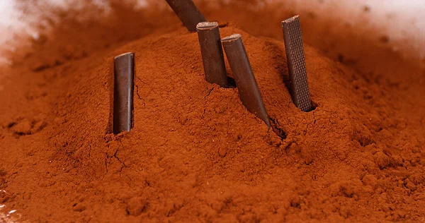 Barras Chocolate Caindo Chocolate Preto — Fotografia de Stock