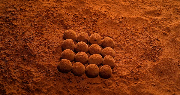 Chocolade Poeder Vallen Chocoladetruffels — Stockfoto