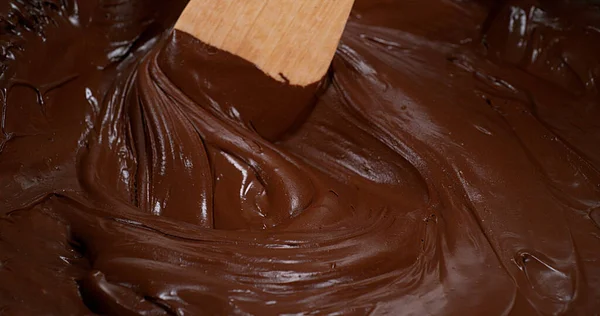 Cucchiaio Legno Girando Cioccolato Latte — Foto Stock