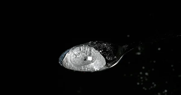 Droga Cocaína Colher Contra Fundo Preto — Fotografia de Stock