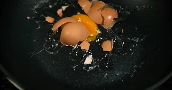 Egg Bursting Stove — Stock Photo, Image