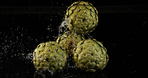 Artichoke Cynara Scolymus Vegetables Falling Water Black Background — Stock Photo, Image