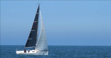 Normandiya 'da Courseulles sur Mer yakınlarında tekne