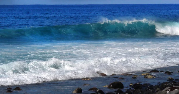 Acidente Onda Costa Rochosa Oceano Atlântico Porto Moniz Ilha Madeira — Fotografia de Stock