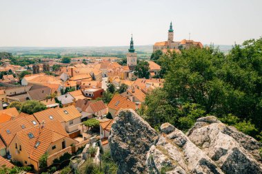 Mikulov na Moravia 'nın panoramik manzarası. Yüksek kalite fotoğraf