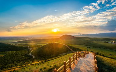 Volkanik Ulusal Geopark 'ta günbatımının fotoğrafları