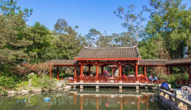 Zengin Kültür Detaylarıyla Serene Geleneksel Fuzhou Klasik Bahçesi