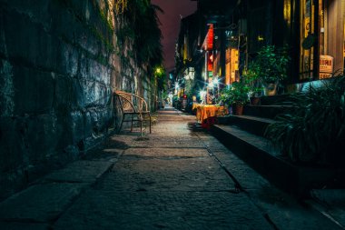Sessiz Fener Işığı Altındaki Antik Dali Kasabası Geçidi