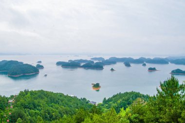 Zhejiang 'da Bin Ada Göl Adaları Tatil Köyü Seyahat Sahnesi Fotoğrafı