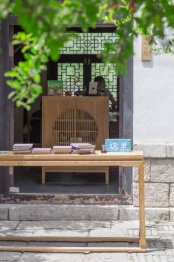 Süslü Bahçe Mimarisi ve Manzaralı Geleneksel Suzhou Stili Avlusu