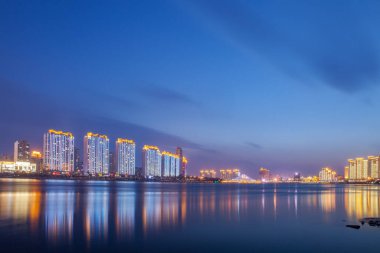 Baharın Mavi Saati Görkemli Şehir Skyline ve Mimari Panorama Fotoğrafçılığı