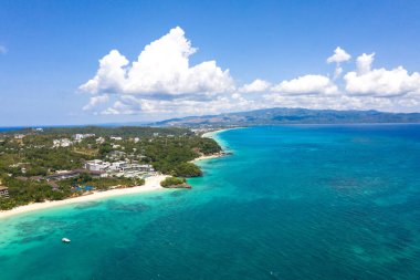 Boracay Adası 'nın Hava Yazı Manzarası Mavi Denizler ve Bulutsuz Gökyüzü