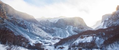 Changbai Dağlarının Geniş Açı Kış Panoraması Karlı Tepeler