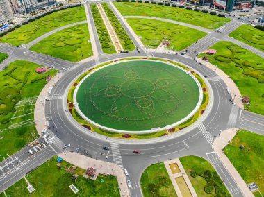Dalian Xinghai Meydanı Mavi Gök Altında Şehir Manzarası