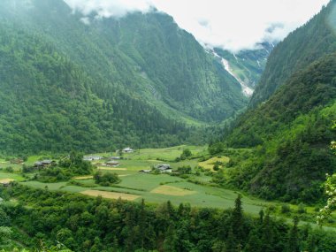 Yubeng Köyü Shangri La Saklı Cennet Deqin Yunnan Dağı manzarası
