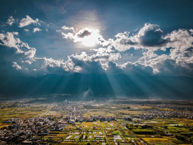 Dali Özerk Bölgesindeki Büyük Erhai Gölü Sahnesi Hava Fotoğrafları
