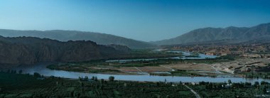 Lanzhou Gansu Çin 'de Görkemli Sarı Nehir Manzarası Fotoğrafçılığı