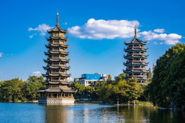 Karst Dağları ve Su Havası ile Guilin Şehir Manzarası